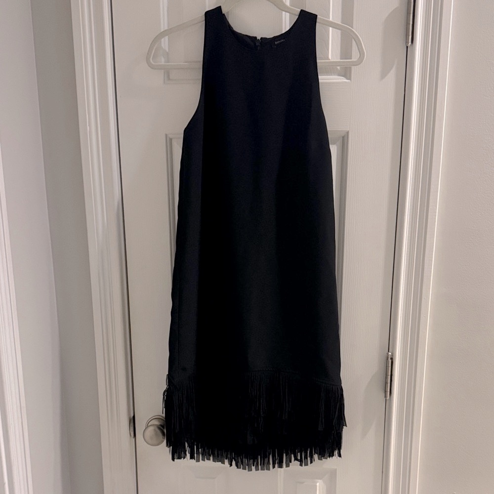 Banana Republic Classic Black Sleeveless Dress w/  Beautiful Fringe Bottom